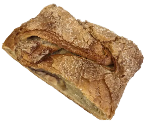 Trenza de hojaldre dorada y cubierta de azúcar, con el relleno asomando por un lado